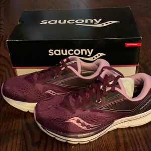 Saucony Kinvara 9 - brand new! Size 6